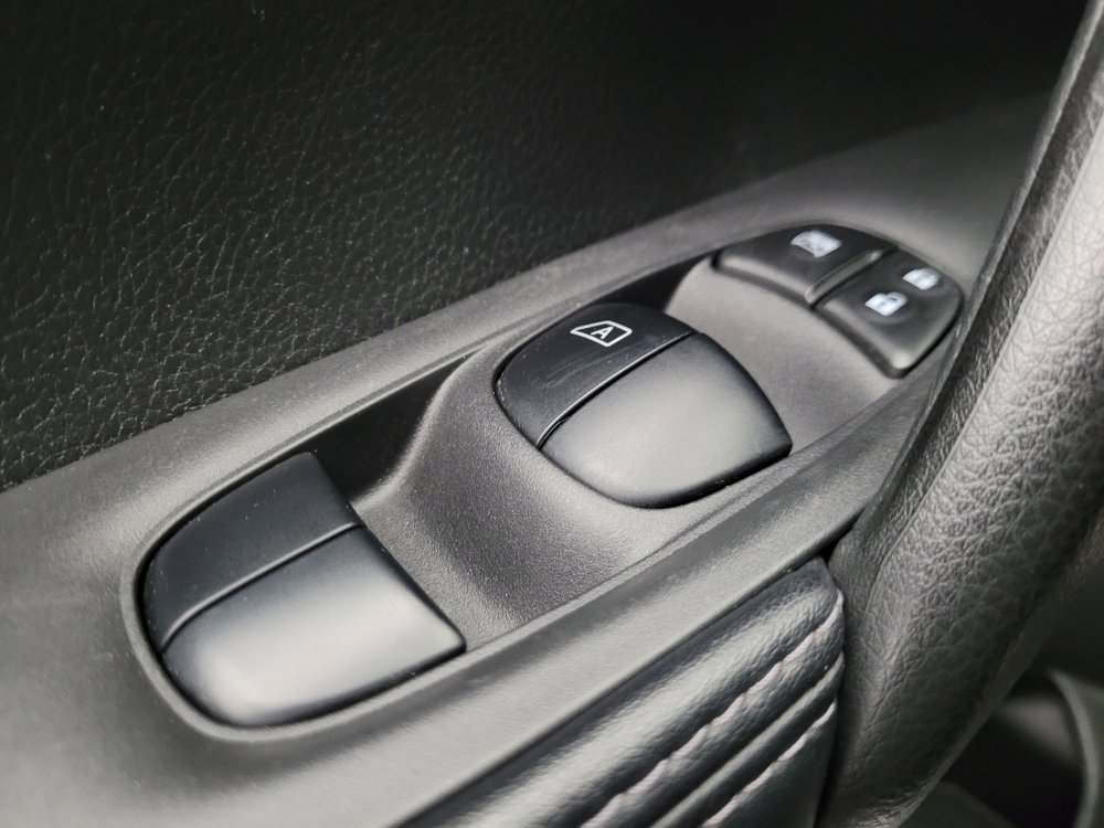 Used 2019 Nissan Rogue Sport SV w/ All-Weather Package image 27