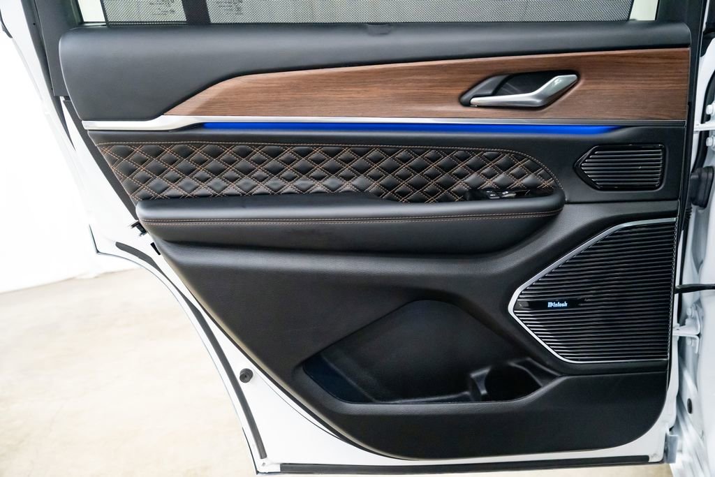 Used 2023 Jeep Grand Cherokee L Summit w/ Advanced Protech Group IV image 29