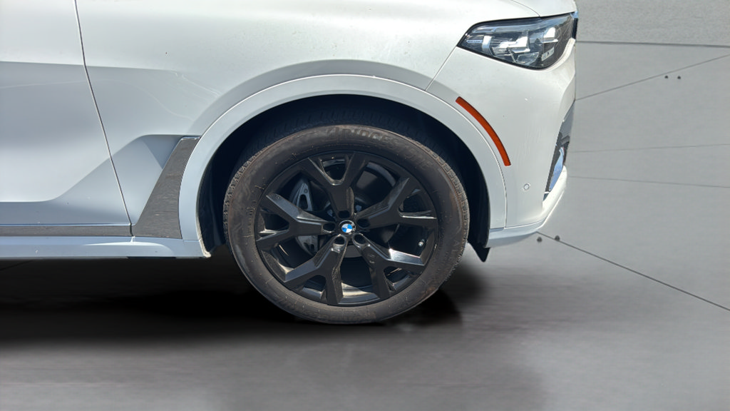 Used 2020 BMW X7 xDrive40i w/ Premium Package AWD/4WD image 35