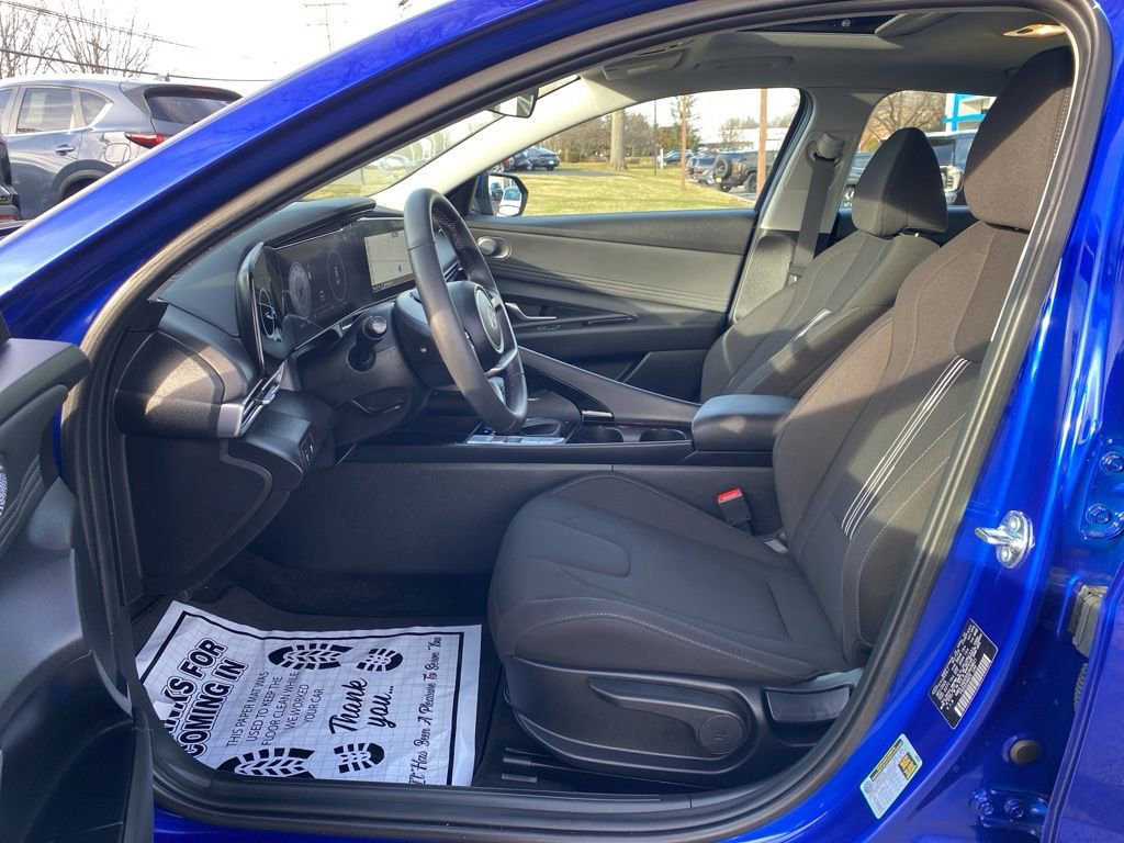 New 2025 Hyundai Elantra SEL w/ Cargo Package image 12