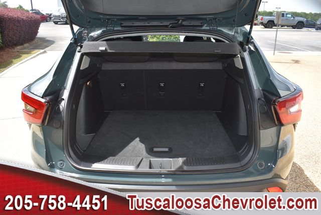 Used 2025 Chevrolet Trax LT FWD image 9