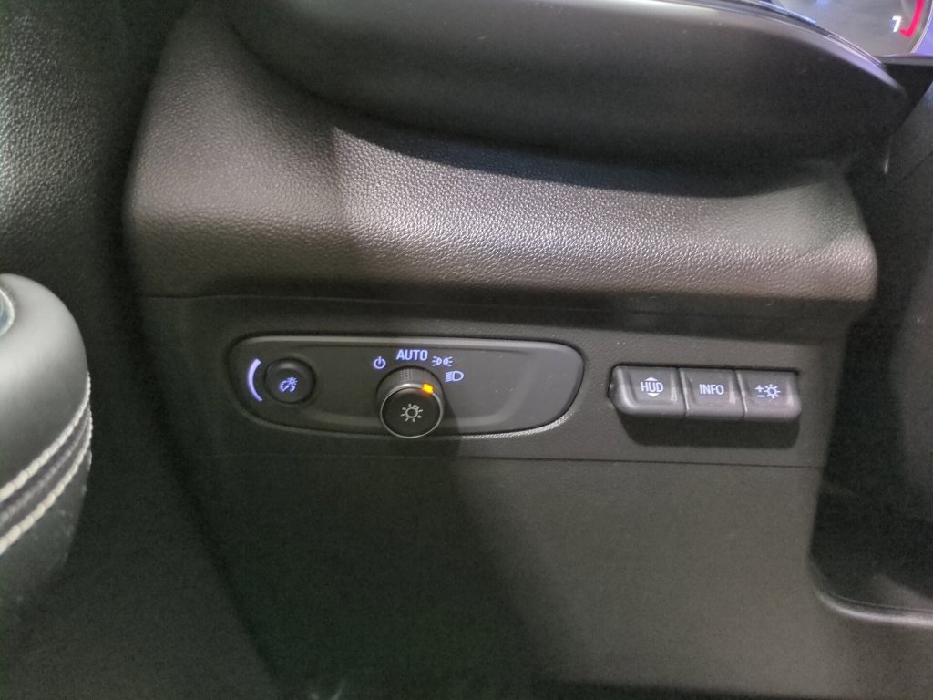 Used 2021 Buick Envision Essence w/ Technology Package I AWD/4WD image 31