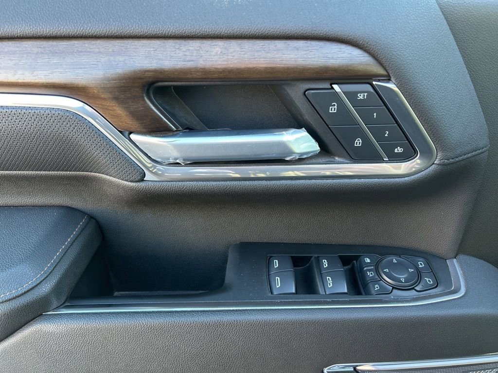 Used 2025 Chevrolet Silverado 2500 High Country w/ Technology Package image 16