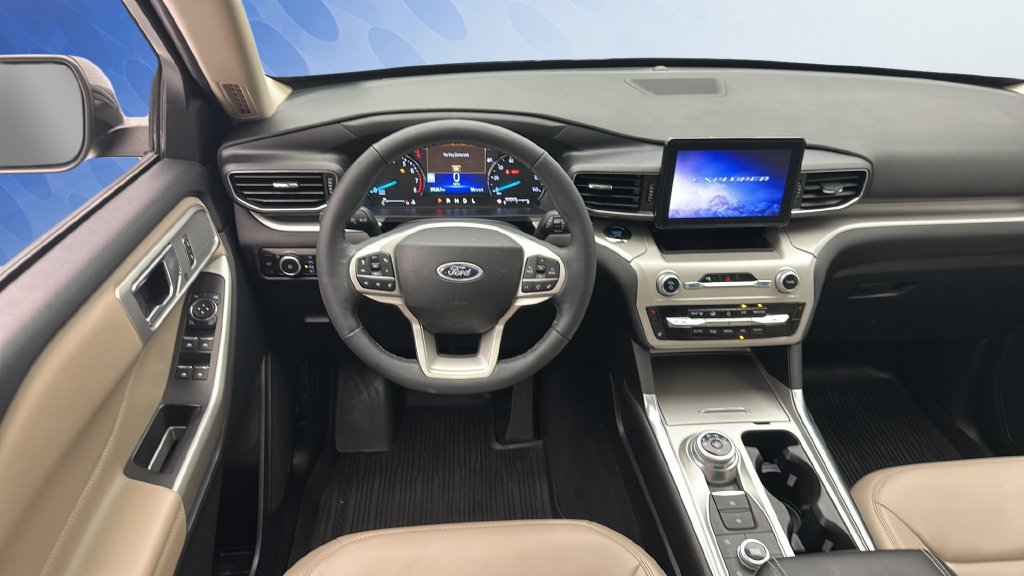 Used 2023 Ford Explorer XLT w/ Equipment Group 202A AWD/4WD image 9
