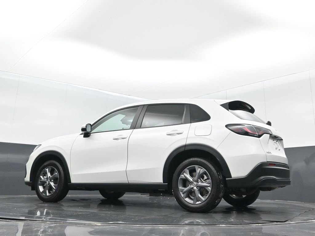 Certified 2026 Honda HR-V LX image 17