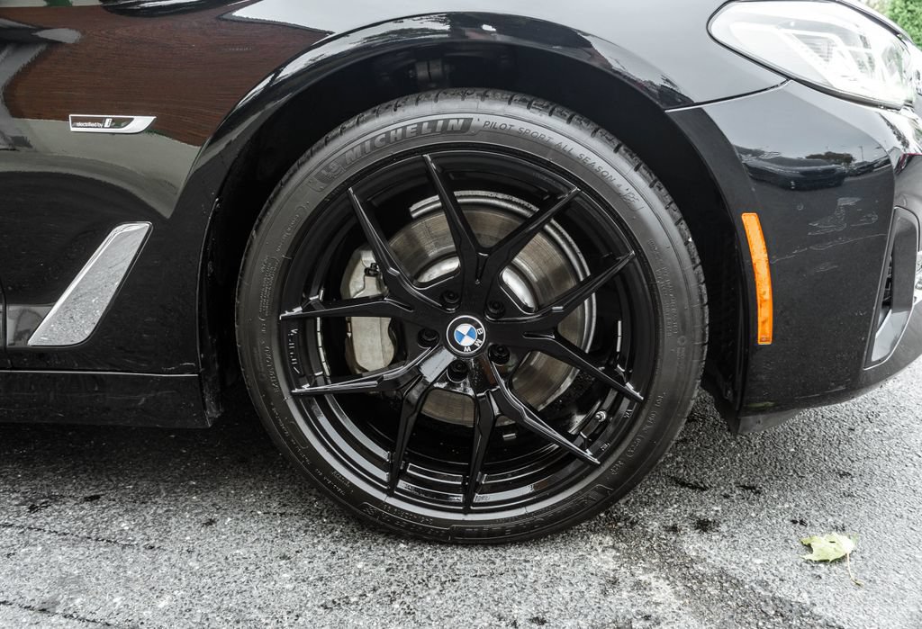 Used 2023 BMW 530e RWD image 5