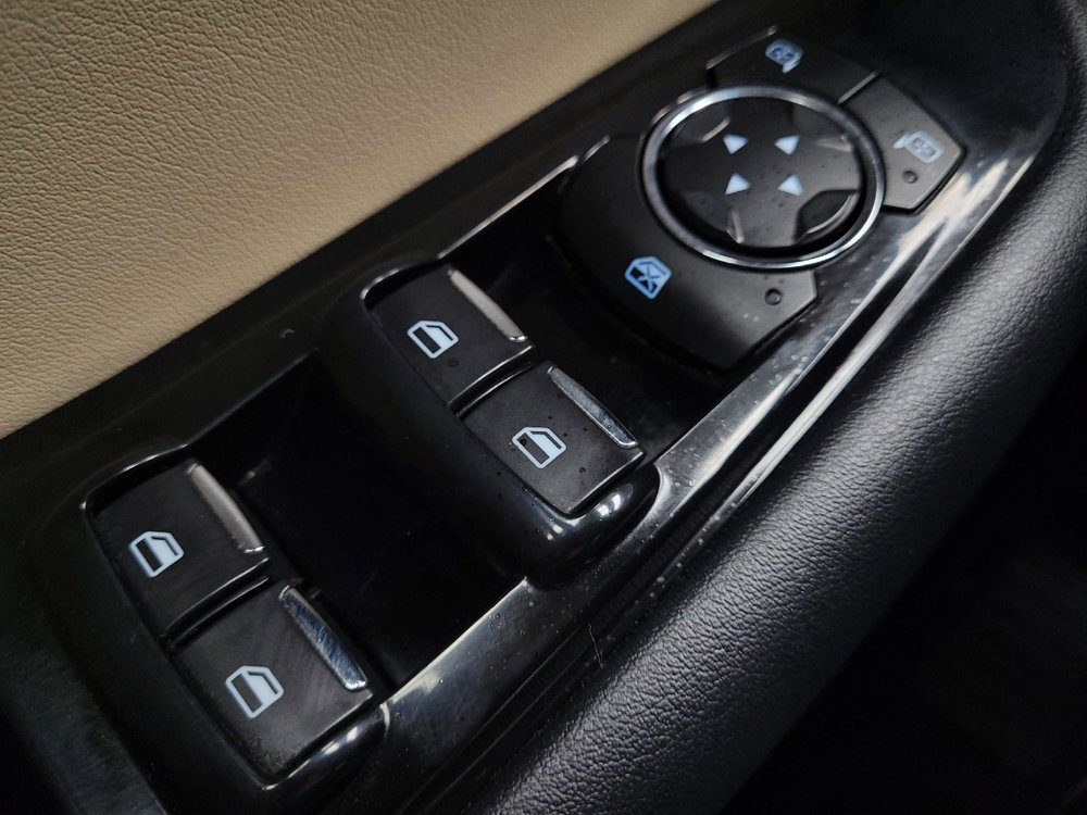 Used 2018 Ford Edge SEL w/ Equipment Group 201A FWD image 27