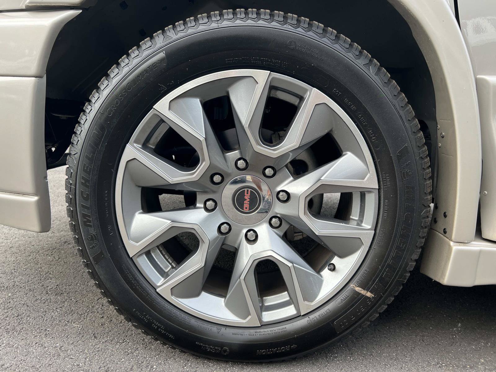 Used 2024 GMC Savana 2500 RWD image 11