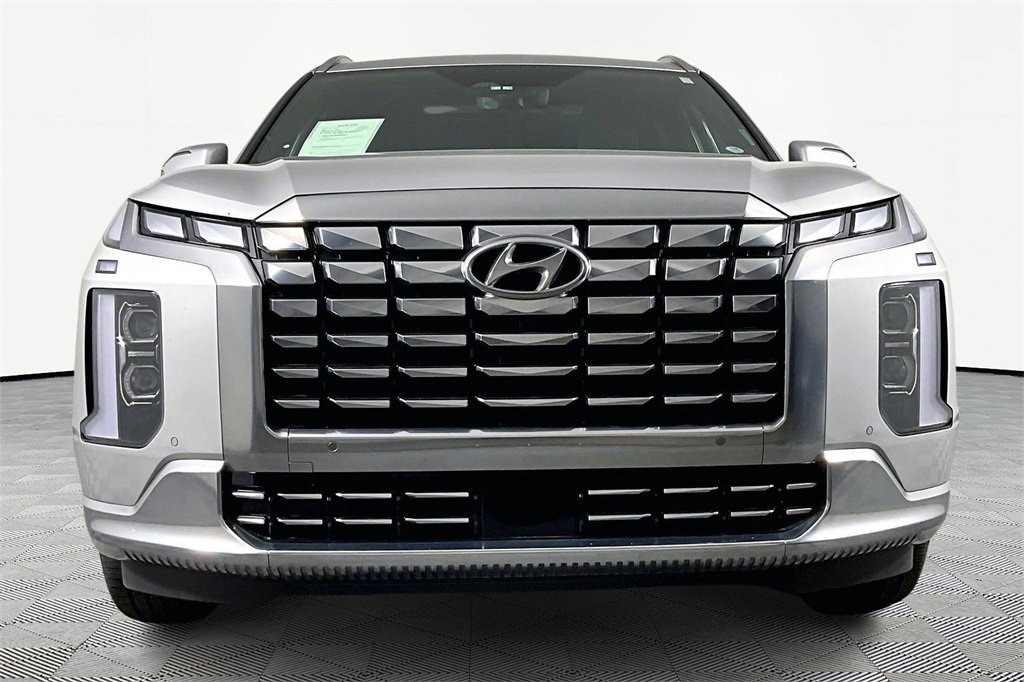 Used 2024 Hyundai Palisade Calligraphy image 2