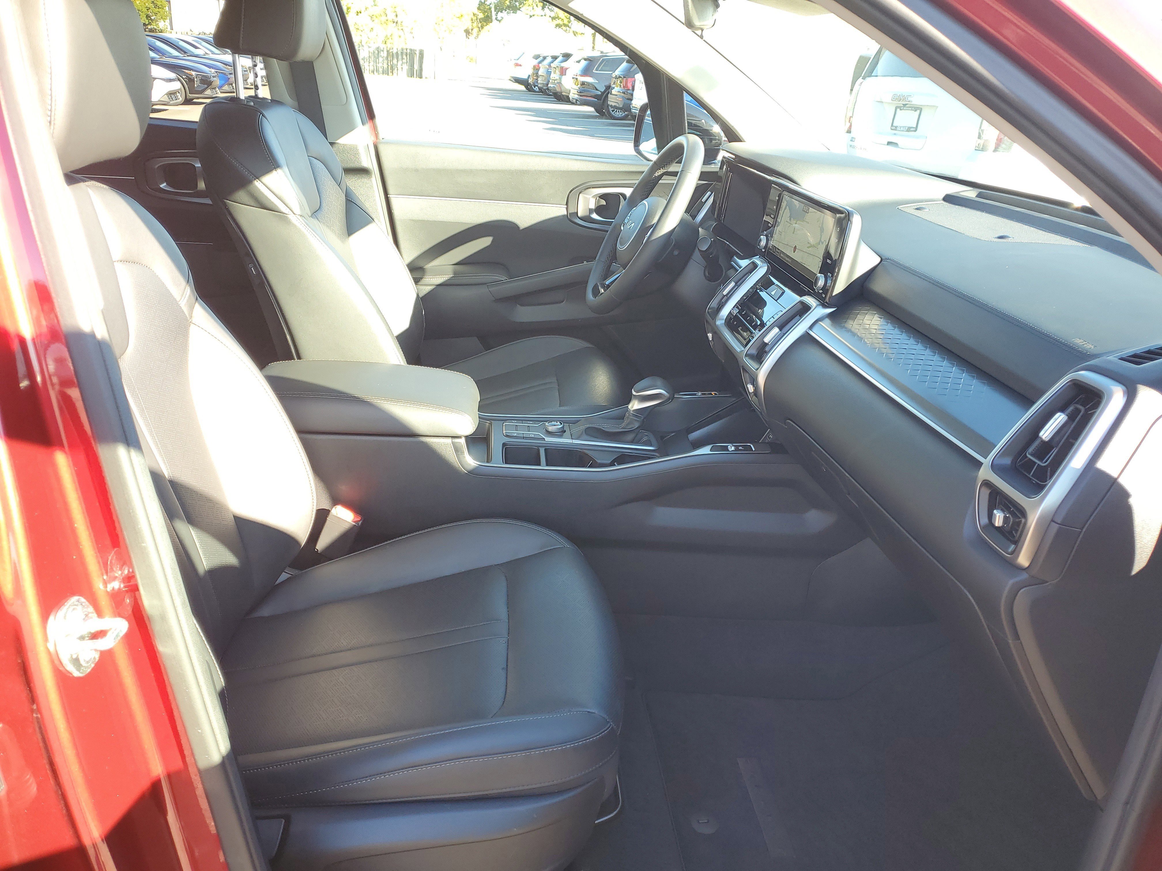 Certified 2023 Kia Sorento S w/ Panoramic Sunroof Package image 7