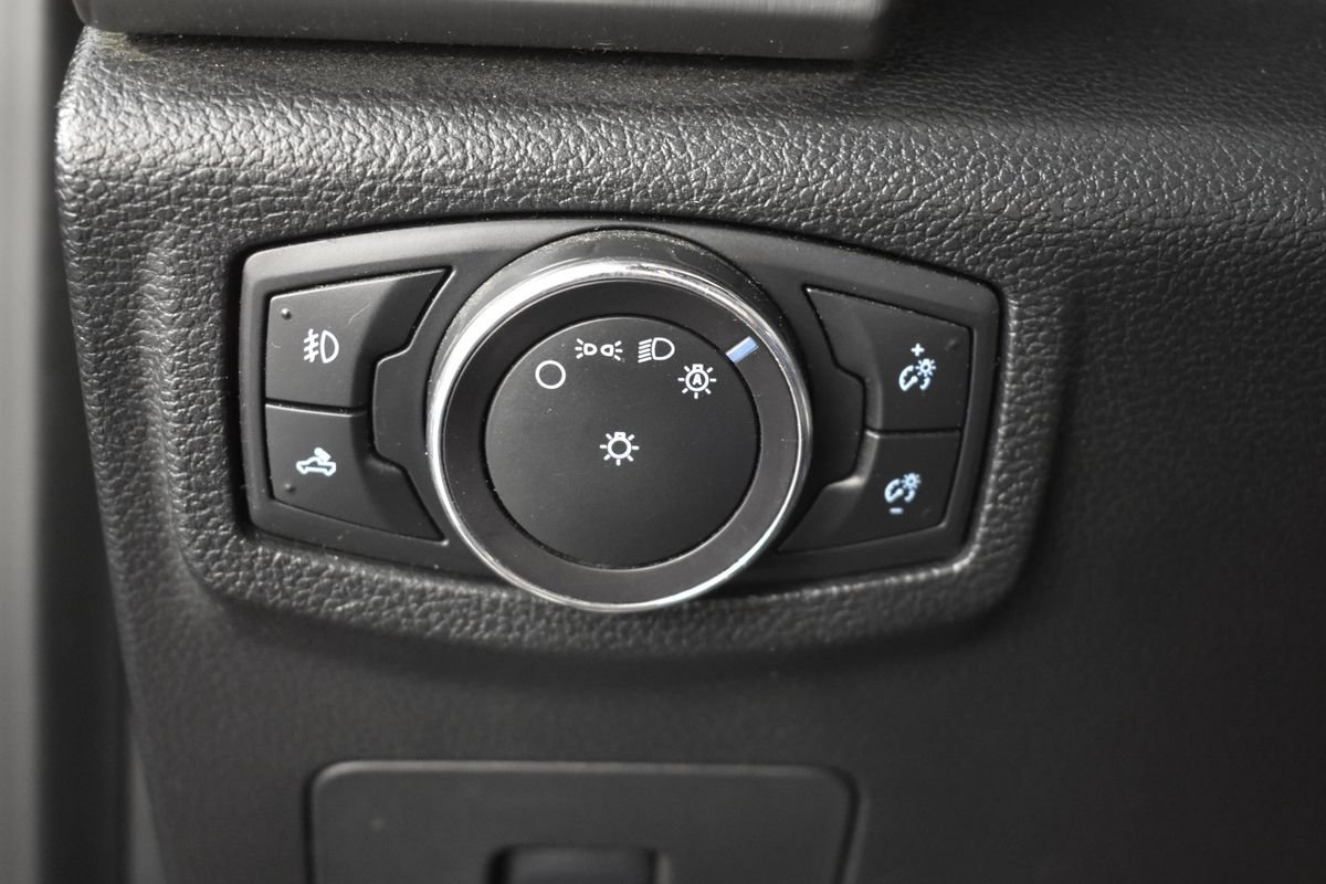 Used 2017 Ford F150 Platinum w/ Equipment Group 701A Luxury AWD/4WD image 27