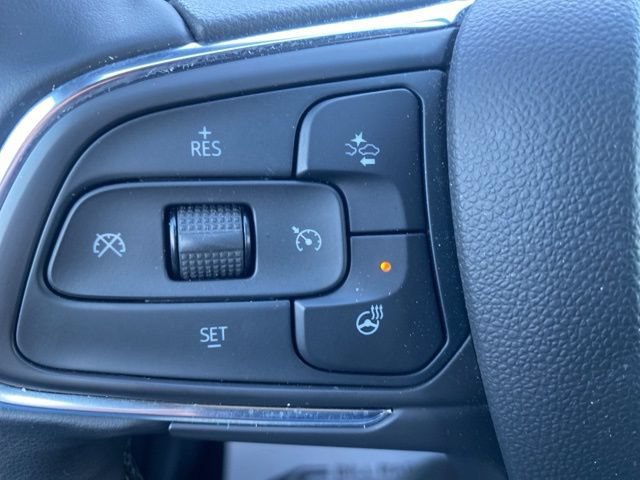 Used 2025 Buick Envista Sport Touring w/ Convenience I Package FWD image 10