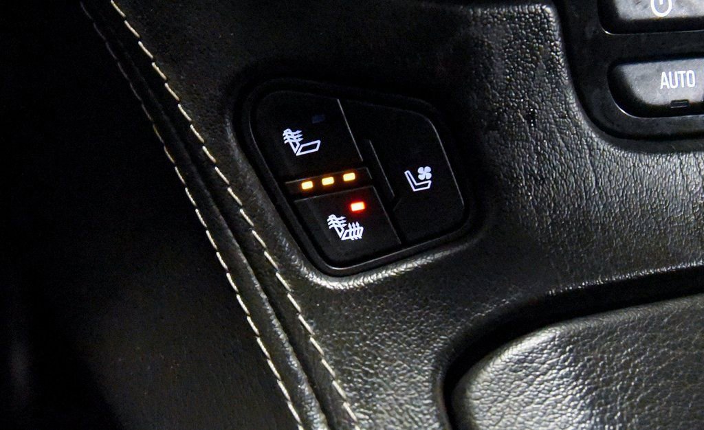 Used 2018 GMC Yukon XL Denali w/ Open Road Package image 24