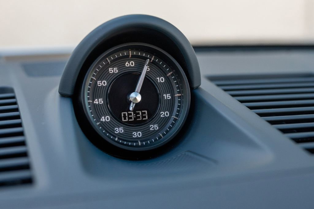 Used 2024 Porsche 911 Carrera 4S w/ Sport Package image 30