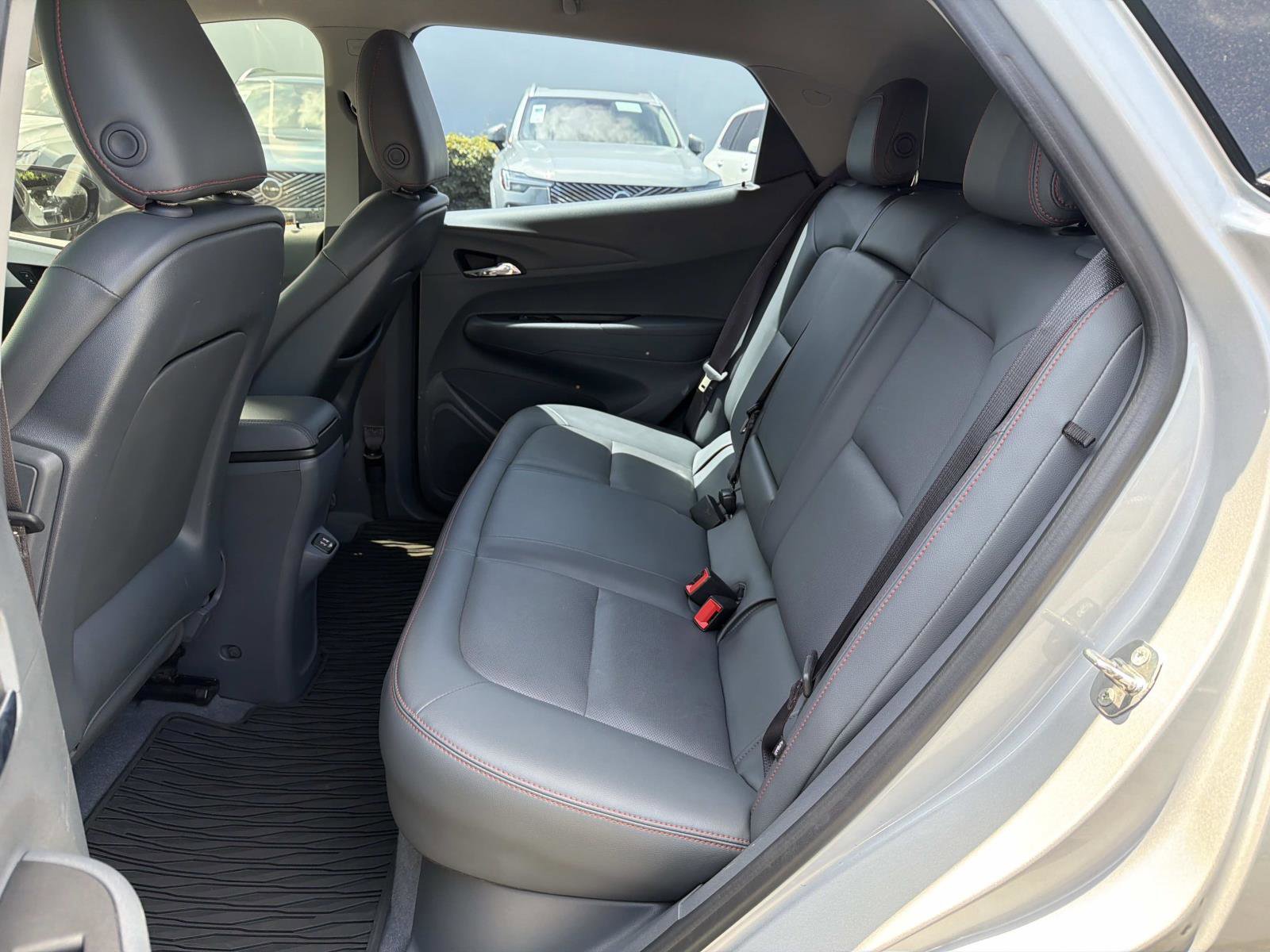 Used 2017 Chevrolet Bolt Premier w/ Driver Confidence II Package FWD image 21