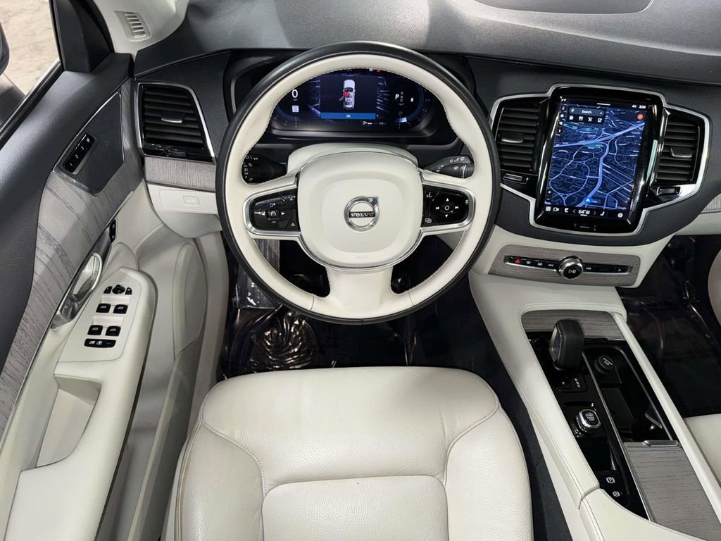 Used 2024 Volvo XC90 B6 Plus image 4