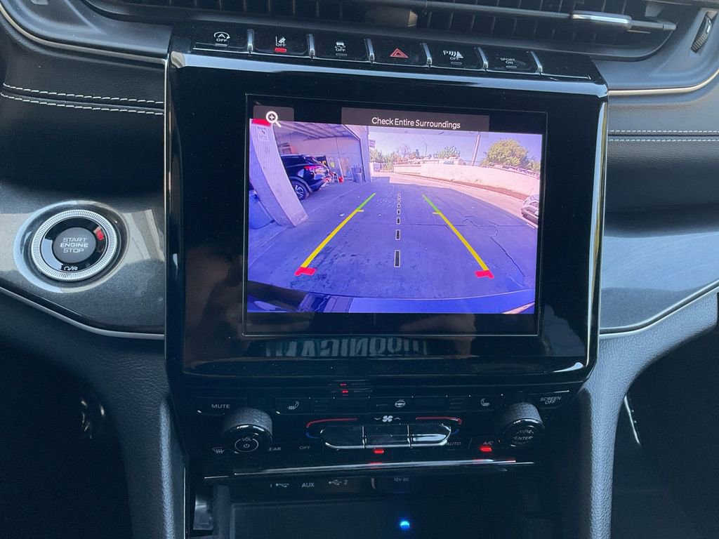 Used 2021 Jeep Grand Cherokee L Laredo image 20