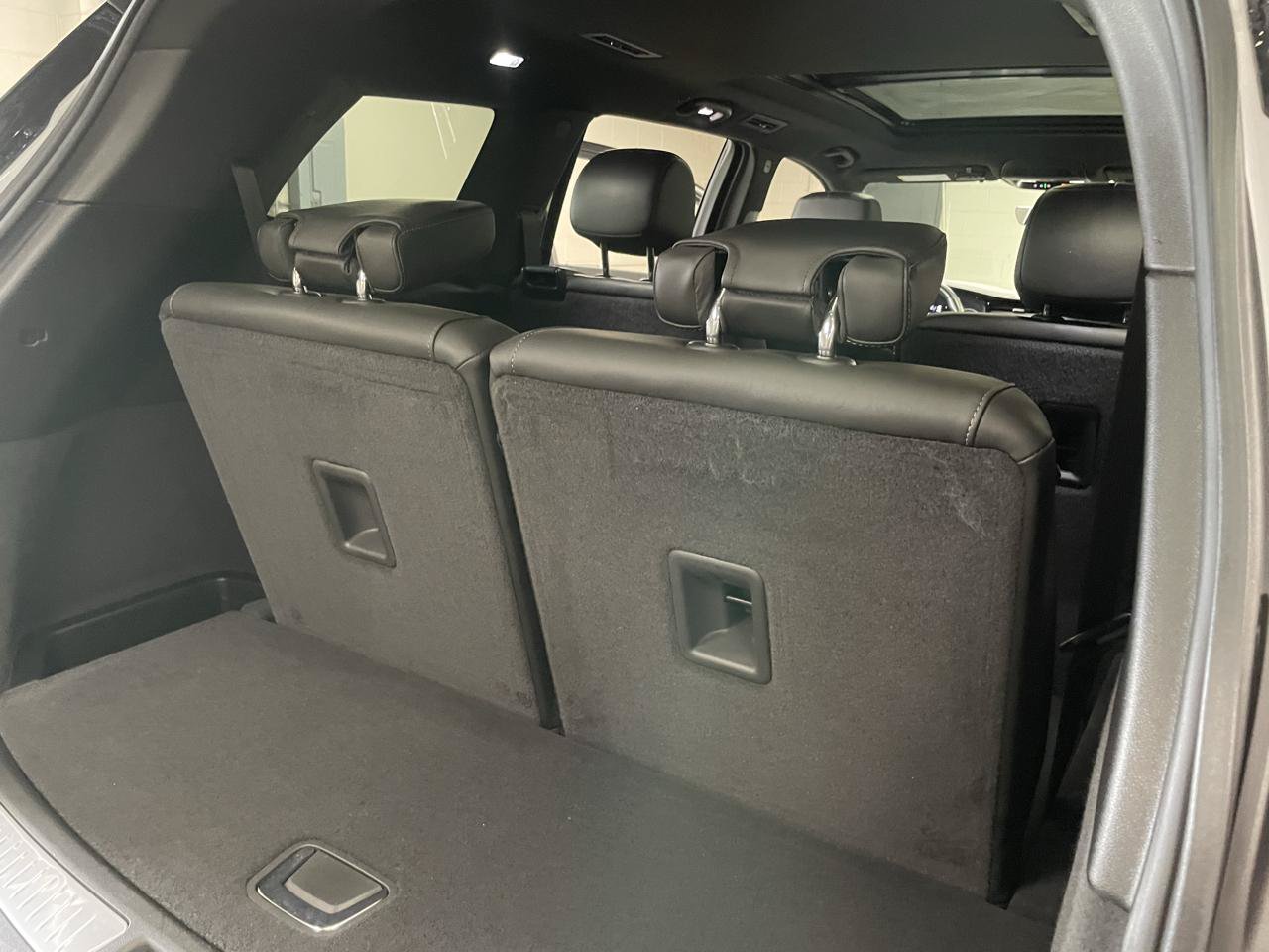 Used 2025 Cadillac XT6 Premium Luxury w/ Technology Package FWD image 19