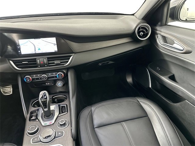 Used 2022 Alfa Romeo Giulia Ti image 28