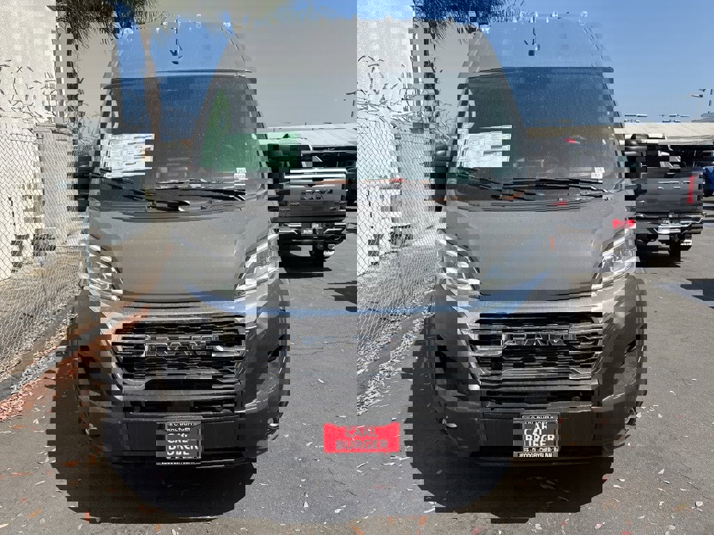 New 2025 RAM ProMaster 2500 w/ Quick Order Package 22G SLT image 2