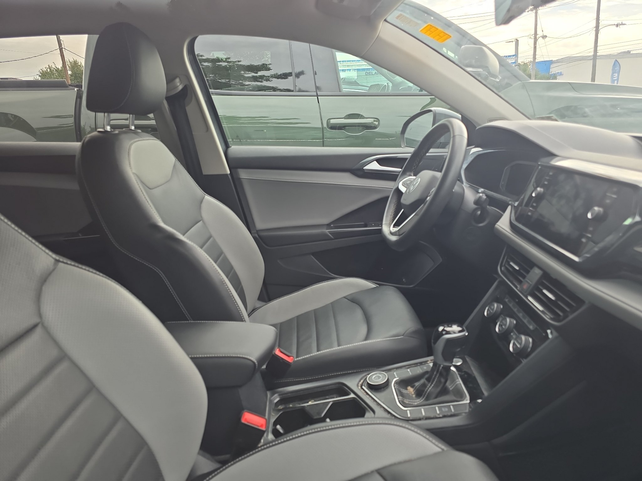 Used 2022 Volkswagen Taos SEL AWD/4WD image 6