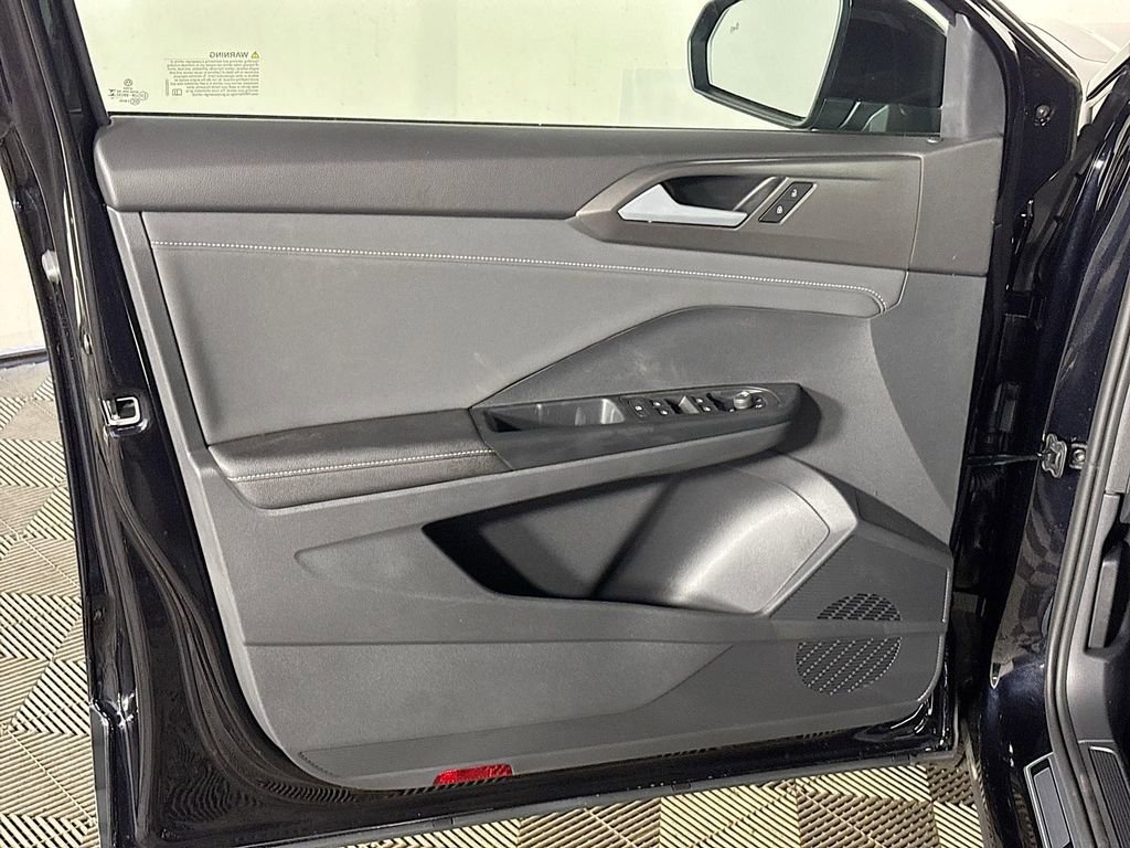 New 2025 Volkswagen Taos SE AWD/4WD image 10