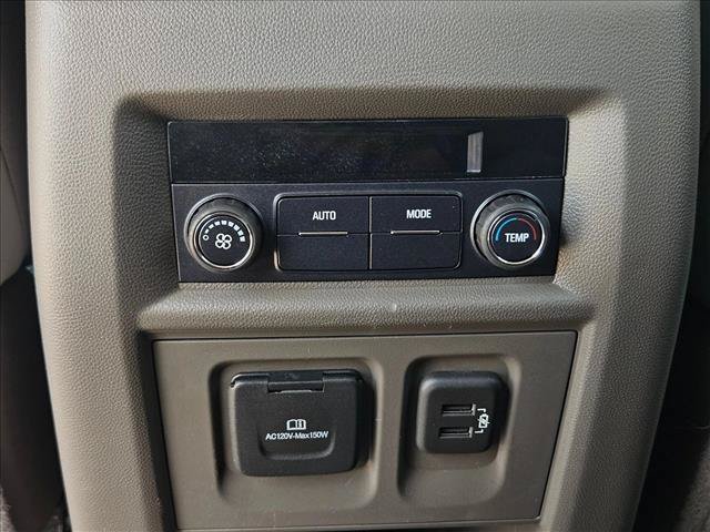 Used 2020 Chevrolet Traverse LT w/ LT Premium Package AWD/4WD image 16