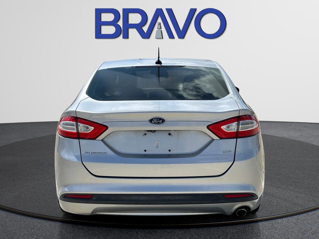 Used 2015 Ford Fusion SE image 7
