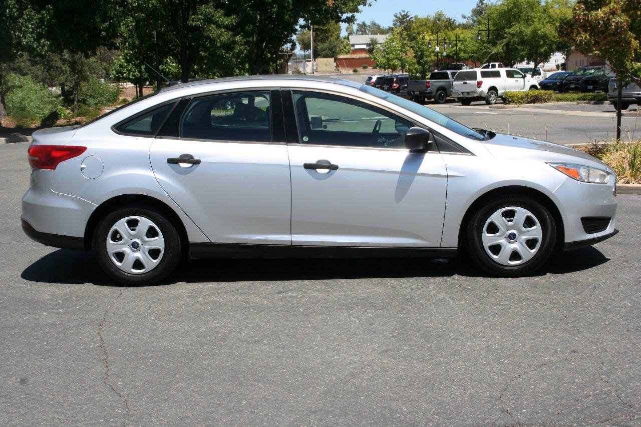 Used 2017 Ford Focus S FWD image 4