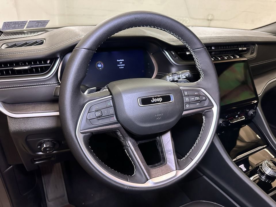 New 2025 Jeep Grand Cherokee Limited w/ Black Appearance Package image 20
