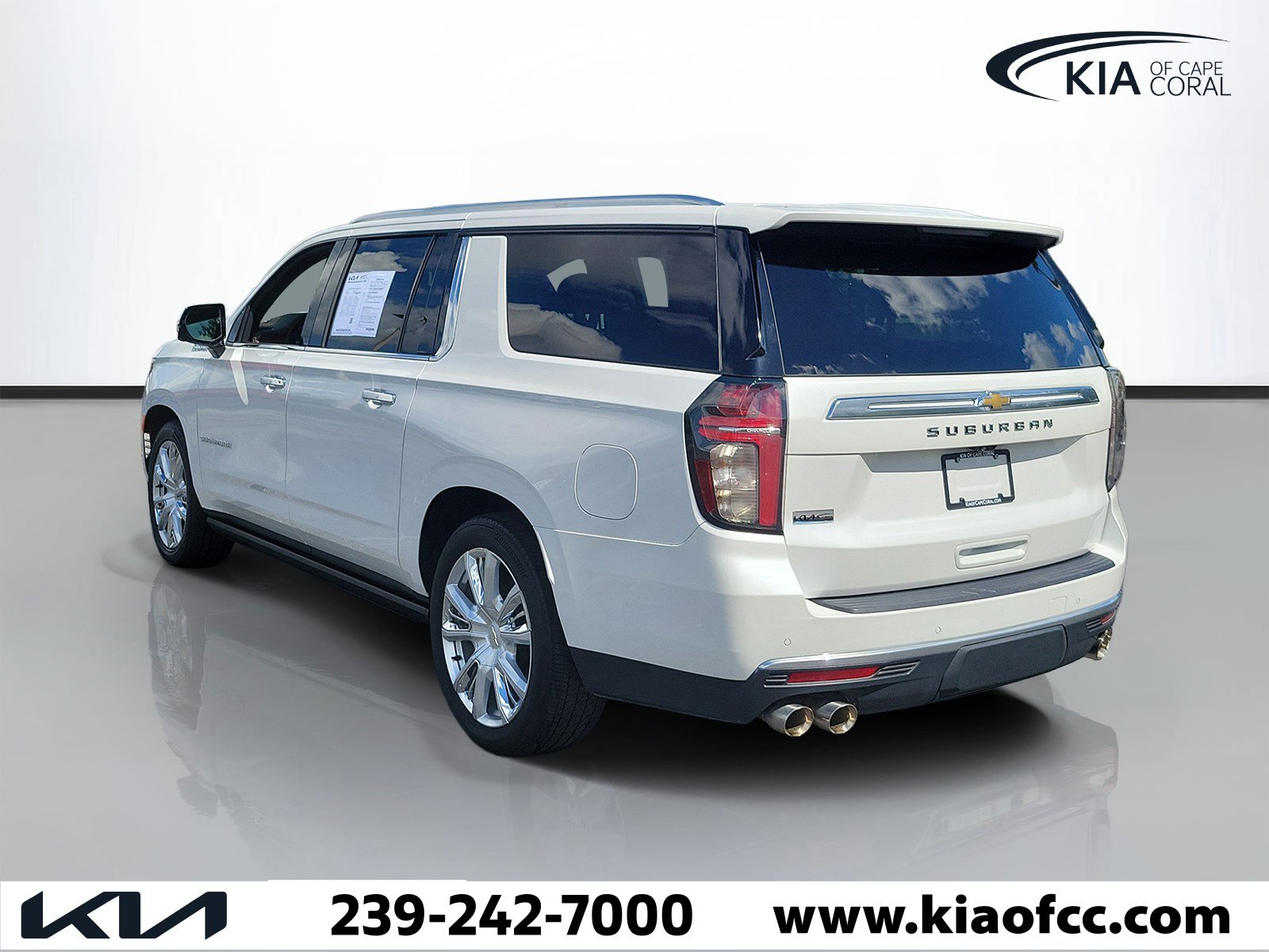 Used 2022 Chevrolet Suburban High Country RWD image 4