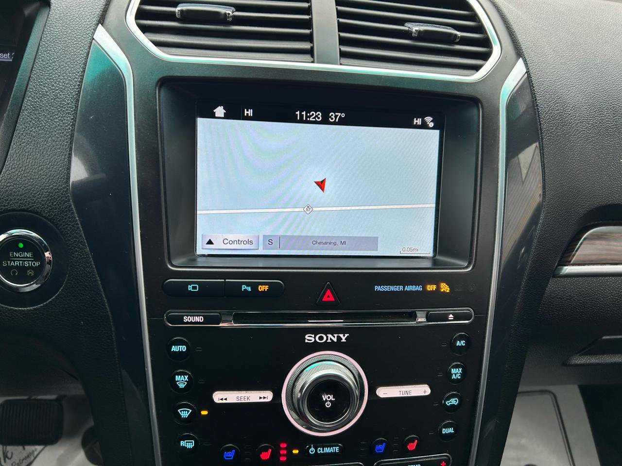 Used 2017 Ford Explorer Limited image 22