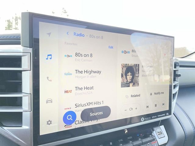 Used 2024 Toyota Tundra Platinum image 28