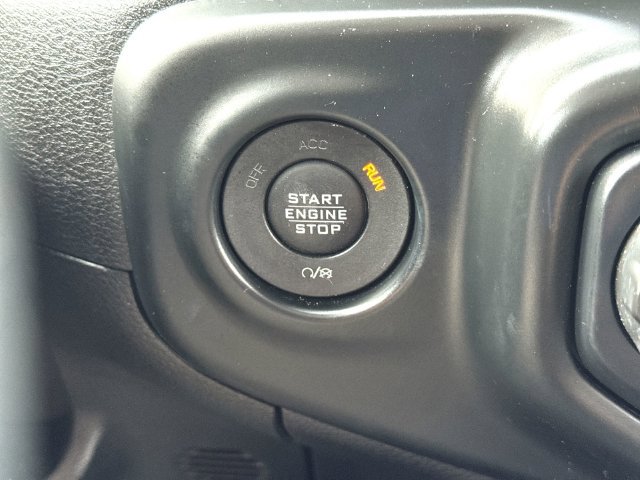 Used 2018 Jeep Wrangler Unlimited Sahara AWD/4WD image 17