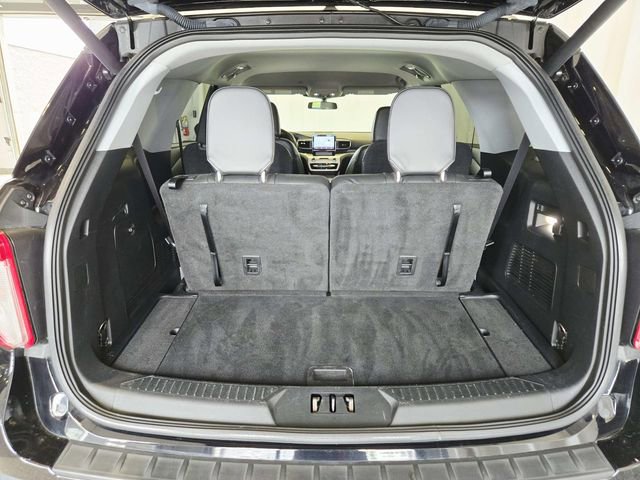 Used 2022 Ford Explorer XLT w/ Equipment Group 202A image 11