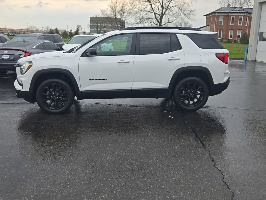 Used 2026 GMC Terrain Elevation w/ Elevation Premium Package image 4