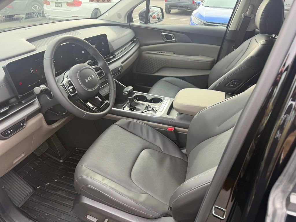 Certified 2026 Kia Carnival EX image 12