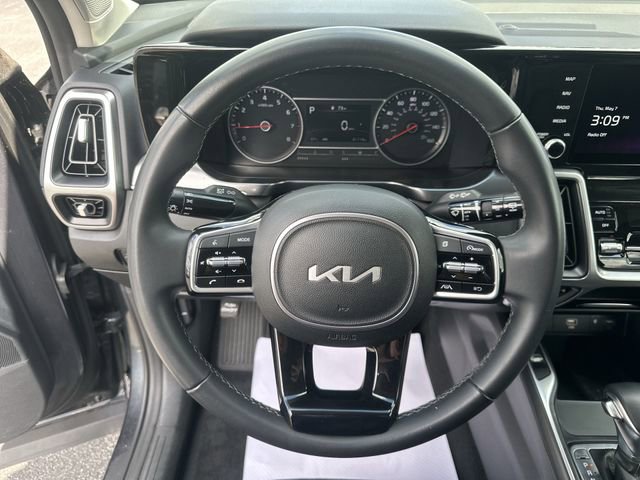 Used 2023 Kia Sorento S FWD image 13