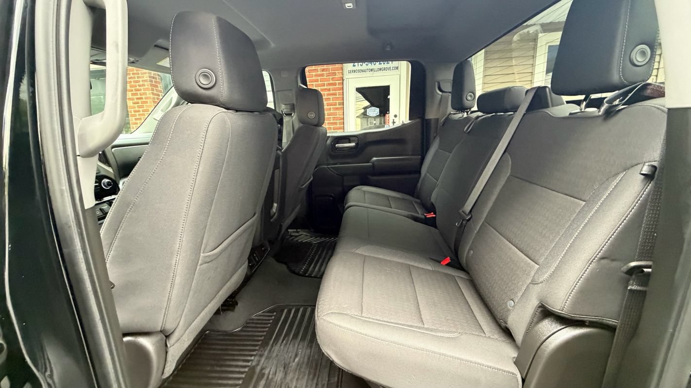 Used 2024 Chevrolet Silverado 1500 Custom Trail Boss w/ LPO, Dark Essentials Package AWD/4WD image 10