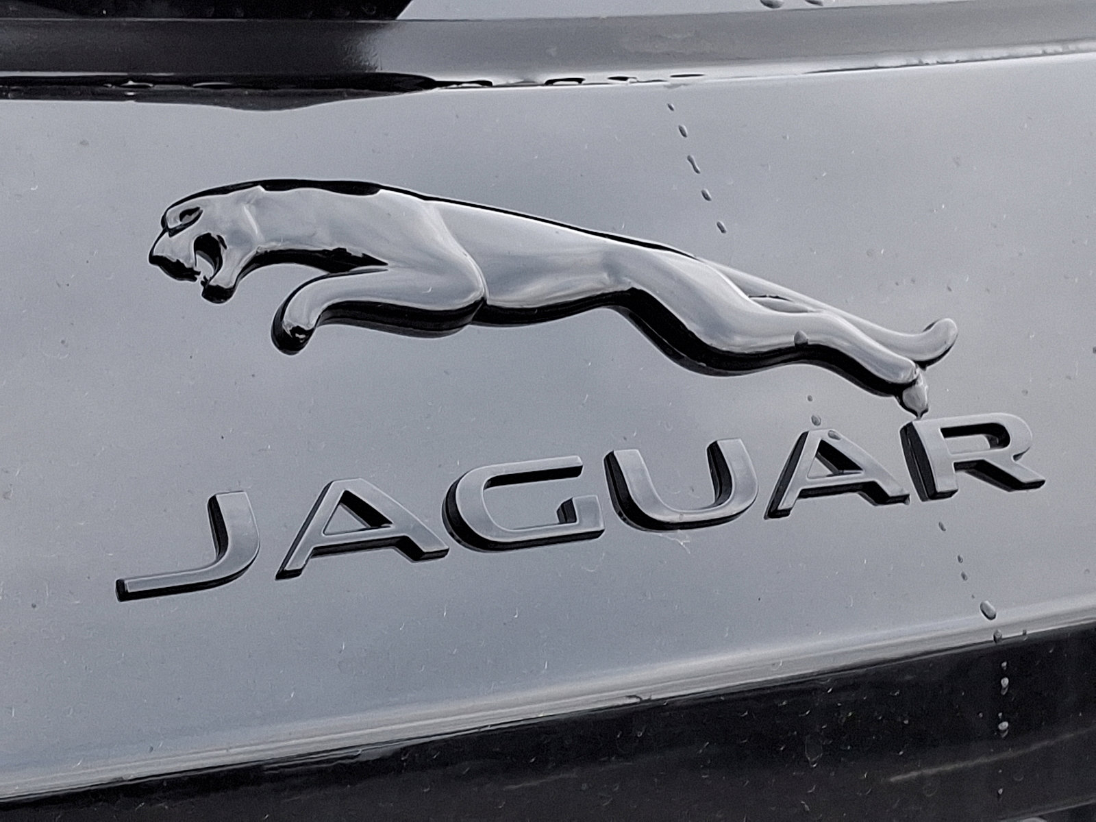 New 2026 Jaguar F-PACE R-Dynamic S image 25