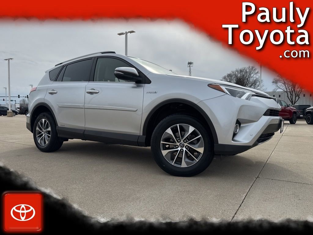 Used 2016 Toyota RAV4 XLE w/ Convenience Package image 1