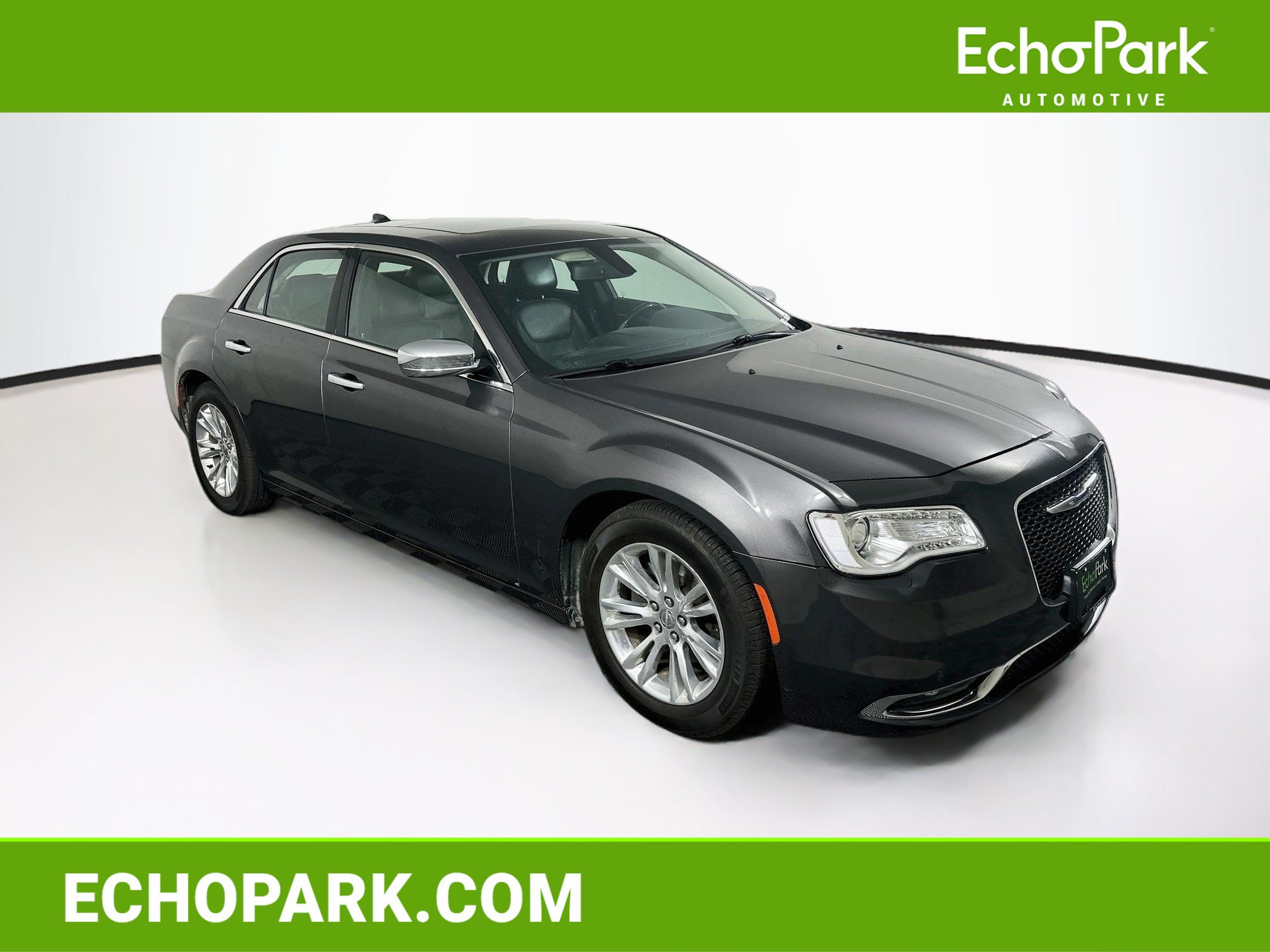 Used 2017 Chrysler 300 C RWD image 1
