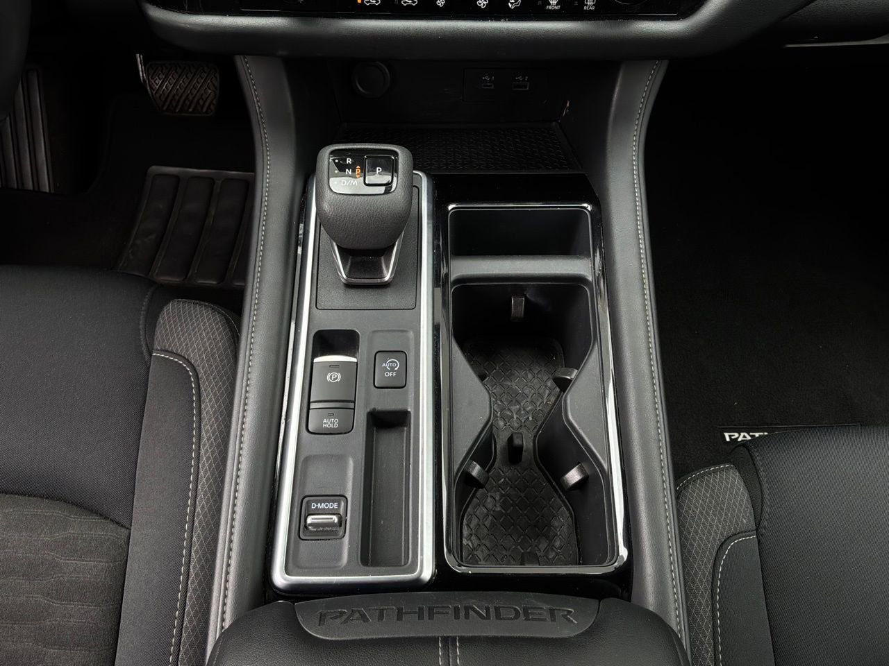 Used 2025 Nissan Pathfinder SV FWD image 16