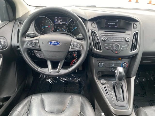 Used 2016 Ford Focus SE w/ Equipment Group 201A FWD image 9