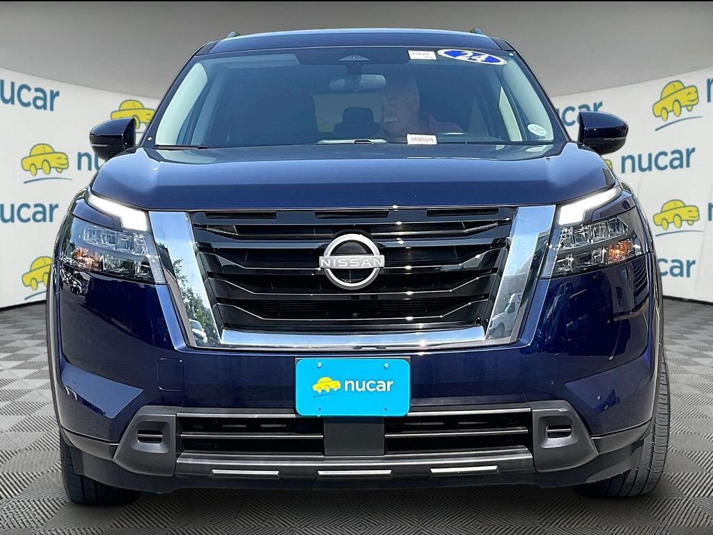 Used 2024 Nissan Pathfinder SV AWD/4WD image 2
