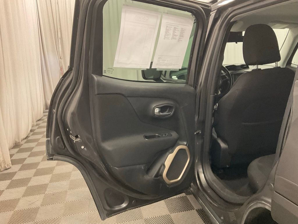 Used 2017 Jeep Renegade Latitude AWD/4WD image 23