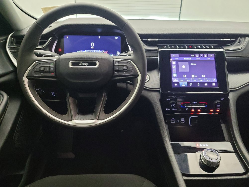 Used 2023 Jeep Grand Cherokee Laredo X image 22
