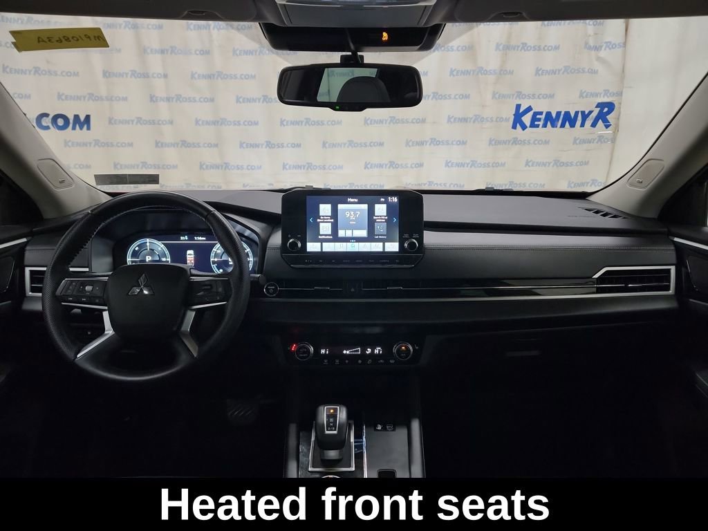 Used 2023 Mitsubishi Outlander SE image 16