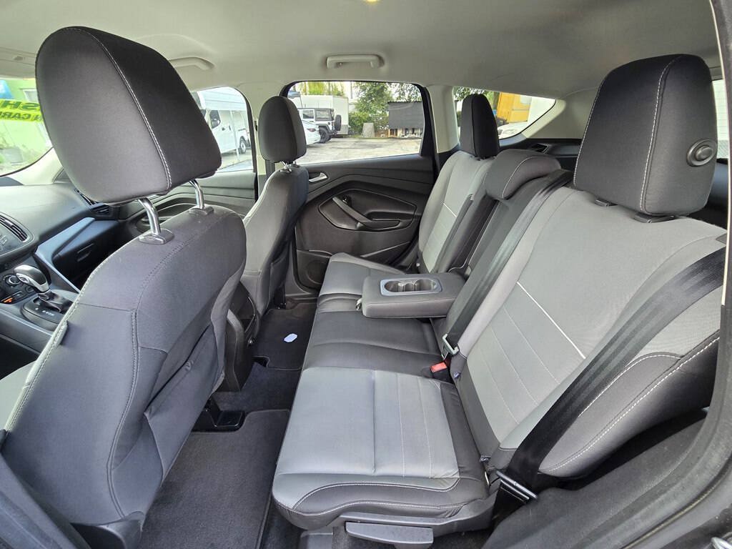 Used 2015 Ford Escape SE FWD image 19