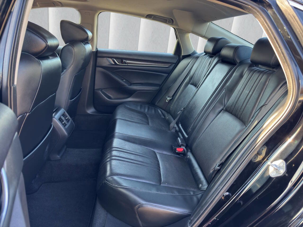 Used 2018 Honda Accord EX-L image 11